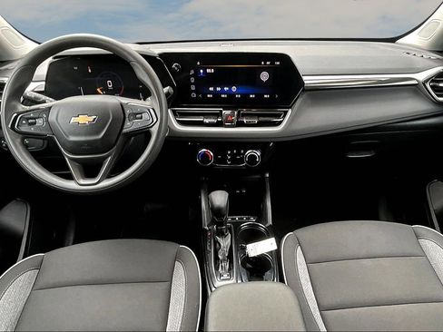 Used 2025 Chevrolet TrailBlazer LT AWD/4WD image 7