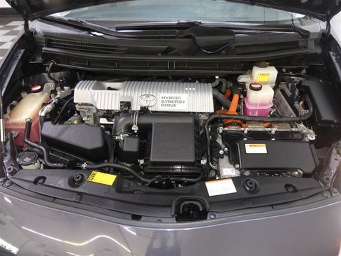 Used 2015 Toyota Prius Four FWD image 12