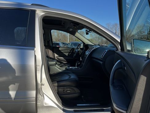 Used 2011 GMC Acadia SLT w/ Technology Package image 38