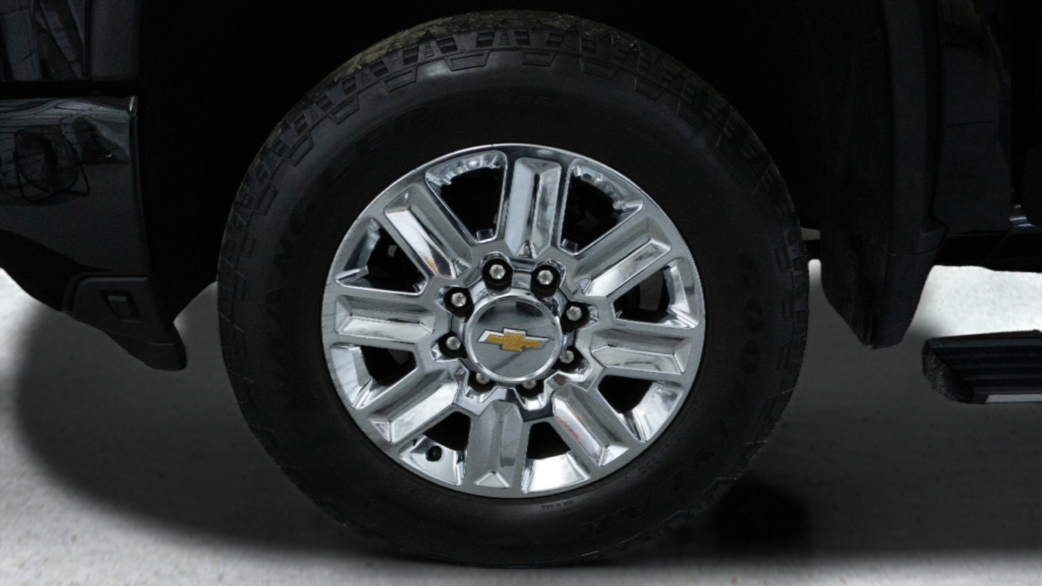 Used 2024 Chevrolet Silverado 2500 High Country w/ Technology Package AWD/4WD image 9