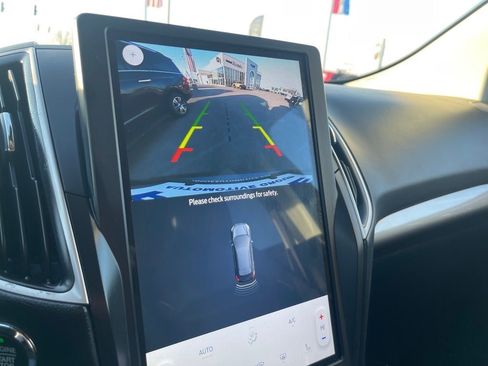 Used 2024 Ford Edge SEL image 13