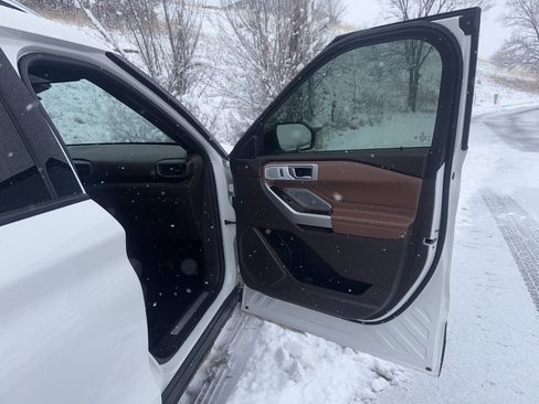 Certified 2021 Ford Explorer King Ranch w/ Premium Technology Package image 26