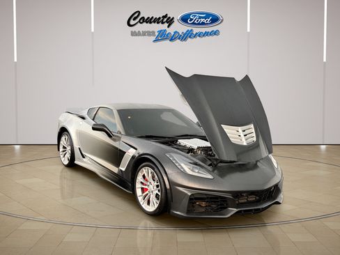 Used 2016 Chevrolet Corvette Z06 w/ 3LZ Preferred Equipment Group RWD image 23