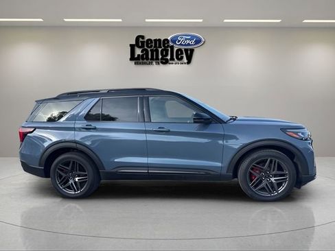 Used 2025 Ford Explorer ST w/ Sun And Sound Package AWD/4WD image 3