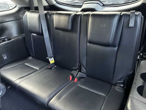 Used 2019 Toyota Highlander SE AWD/4WD image 25