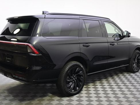 New 2025 Lincoln Navigator Reserve w/ Jet Appearance Package image 7