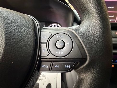 Used 2021 Toyota RAV4 XLE AWD/4WD image 26