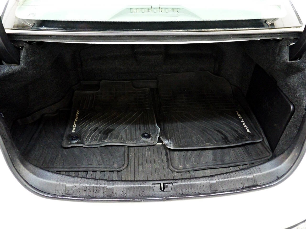 Used 2014 Toyota Avalon XLE Premium FWD image 13