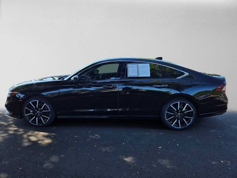 Used 2023 Honda Accord Touring image 6