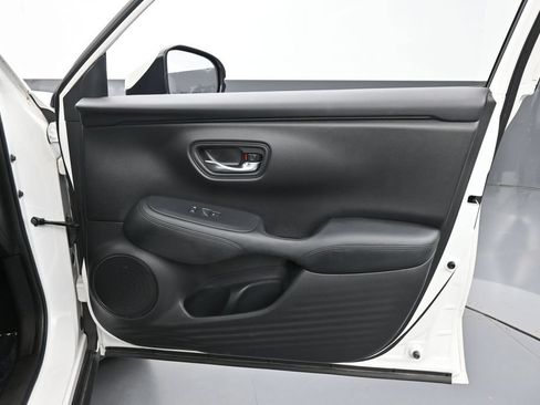 Certified 2024 Honda HR-V LX image 33