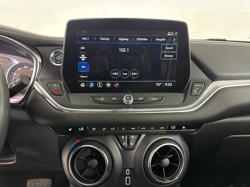 Used 2025 Chevrolet Blazer LT AWD/4WD image 17