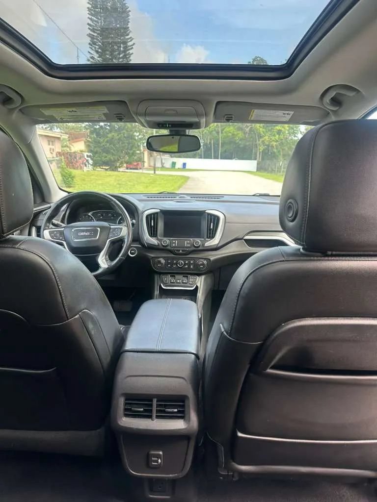 Used 2019 GMC Terrain SLT w/ Preferred Package FWD image 18