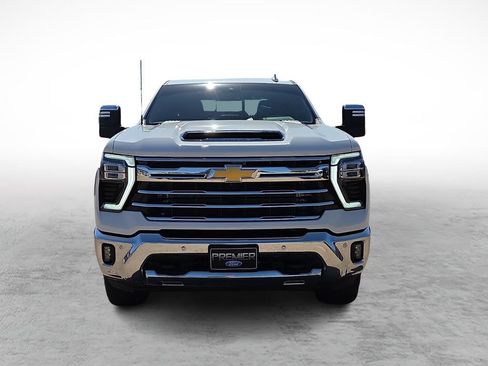 Used 2025 Chevrolet Silverado 2500 LTZ w/ LTZ Convenience Package AWD/4WD image 3