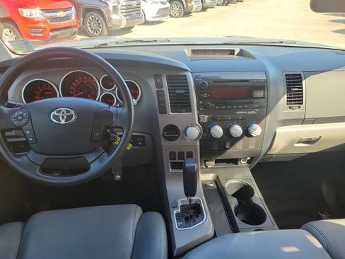 Used 2012 Toyota Tundra SR5 w/ SR5 Pkg image 18