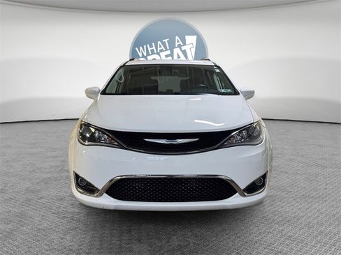 Used 2017 Chrysler Pacifica Touring-L image 9