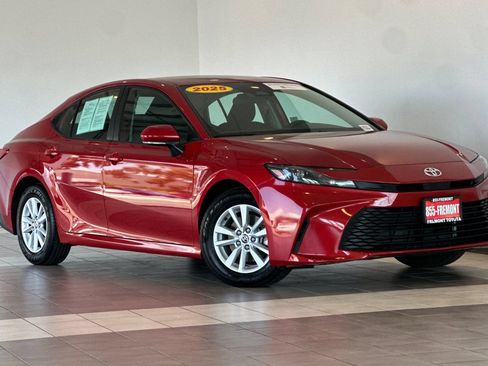 Certified 2025 Toyota Camry LE FWD image 2