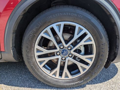 Used 2020 Ford Escape SEL image 11