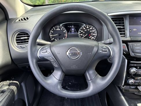 Used 2019 Nissan Pathfinder S AWD/4WD image 14