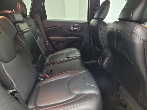 Used 2017 Jeep Cherokee Trailhawk AWD/4WD image 19