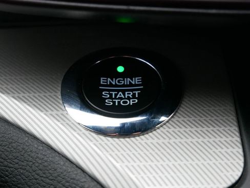 Certified 2025 Ford Escape Platinum image 24