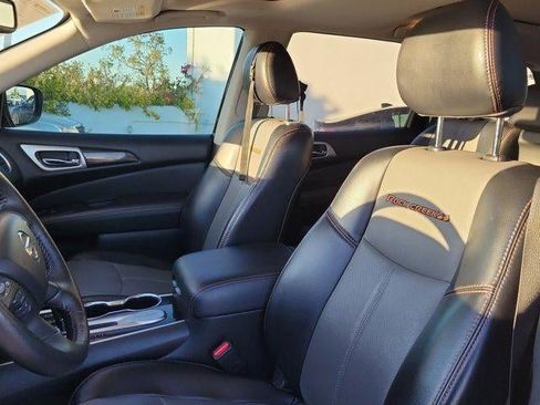 Used 2020 Nissan Pathfinder SL image 13