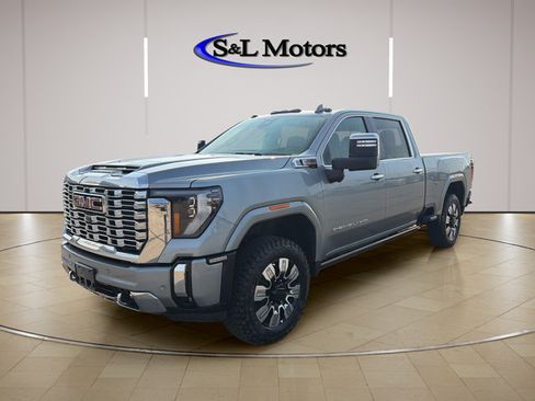 Used 2024 GMC Sierra 2500 Denali w/ Denali Reserve Package AWD/4WD image 4
