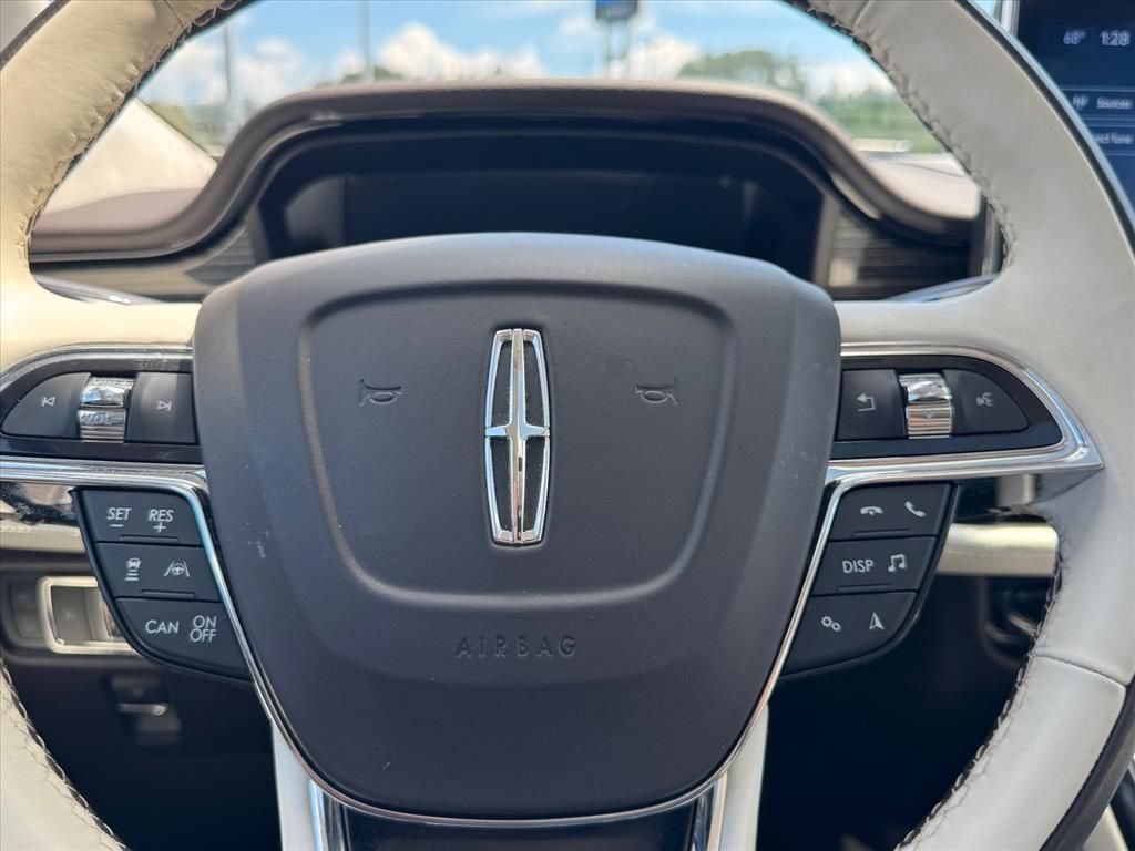 Used 2022 Lincoln Nautilus Black Label w/ Cargo Utility Package AWD/4WD image 17