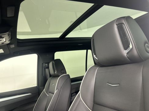 New 2025 Cadillac Escalade Sport w/ Touring Package image 8