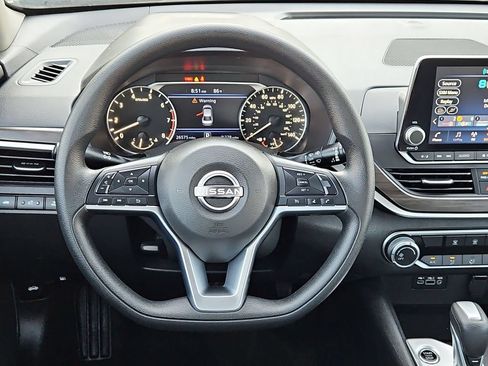 Used 2025 Nissan Altima 2.5 SV FWD image 23