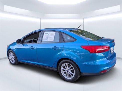 Used 2016 Ford Focus SE w/ Reverse Sensing Package image 5