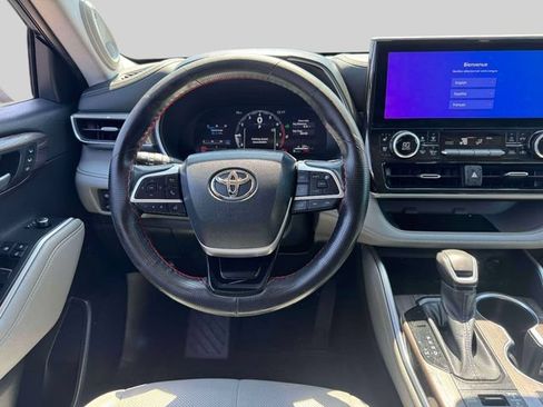 Used 2023 Toyota Highlander Platinum AWD/4WD image 19