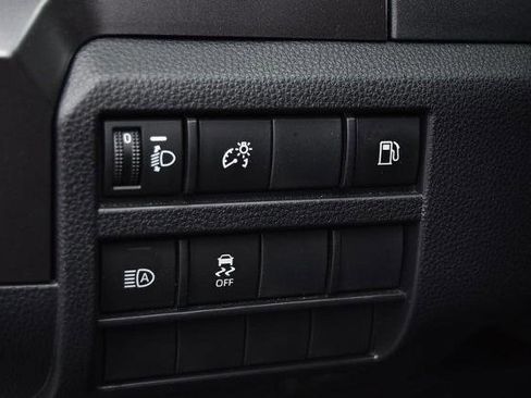 Used 2025 Toyota 4Runner 4WD image 11