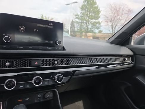 Used 2023 Honda Civic Sport image 19