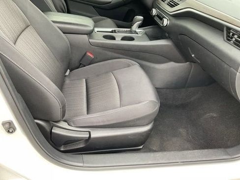 Used 2025 Nissan Altima 2.5 SV FWD image 16