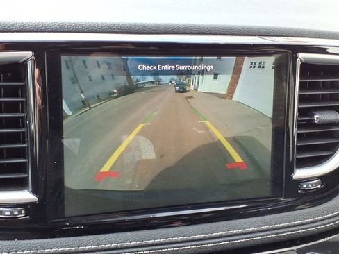 Used 2023 Chrysler Pacifica Touring-L w/ S Appearance Package image 13