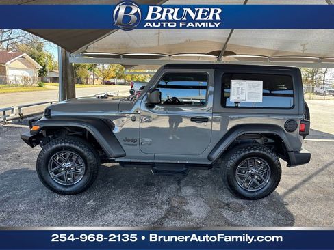 Used 2021 Jeep Wrangler Sport image 10