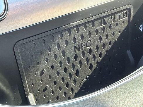 Used 2025 Genesis G90 3.5T image 31