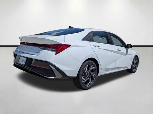 New 2026 Hyundai Elantra Limited FWD image 5