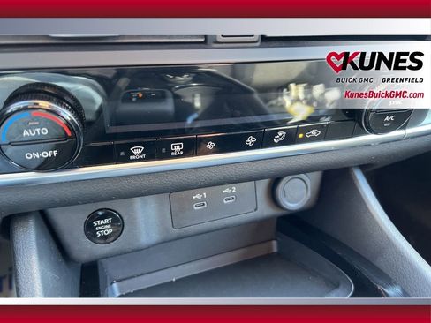 Used 2025 Nissan Rogue SV image 29