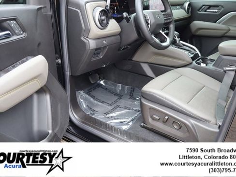 Used 2025 Chevrolet Colorado ZR2 w/ Technology Package image 23