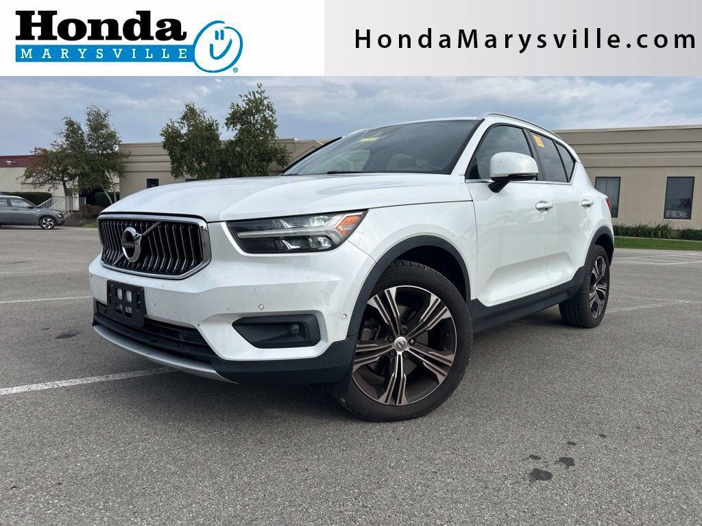 Used 2019 Volvo XC40 T4 Inscription FWD image 1