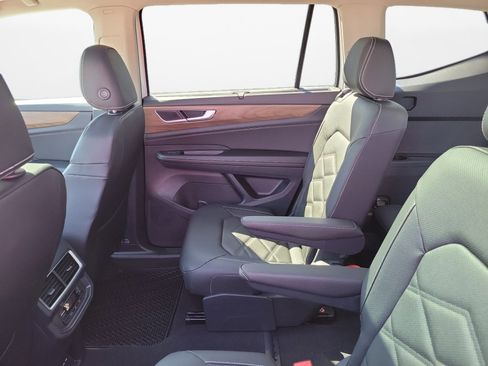 New 2026 Volkswagen Atlas SE image 13