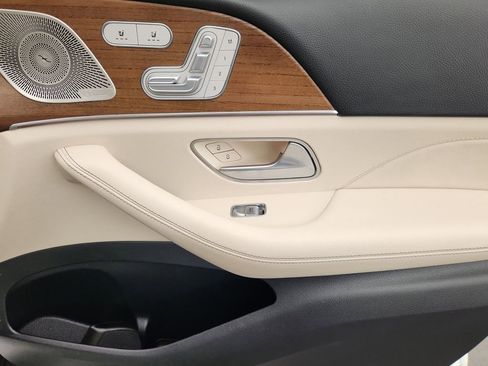 Used 2022 Mercedes-Benz GLS 450 4MATIC image 16