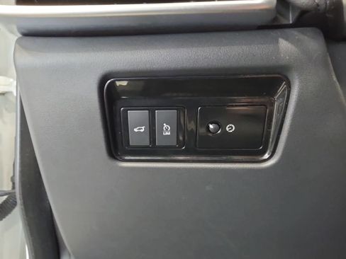 Used 2019 Jaguar F-PACE Prestige AWD/4WD image 24