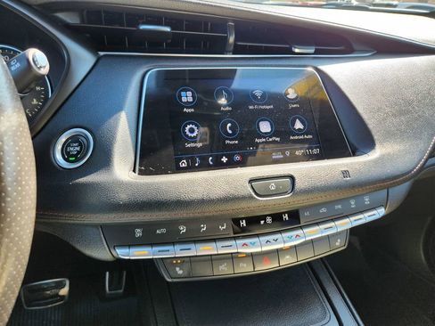 Used 2019 Cadillac XT4 Sport w/ Enhanced Visibility Package FWD image 9