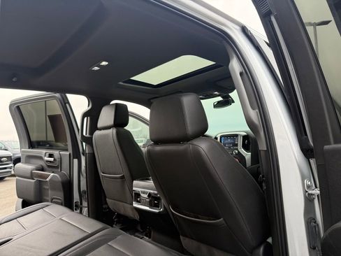 Used 2021 GMC Sierra 2500 SLT w/ SLT Premium Package image 18