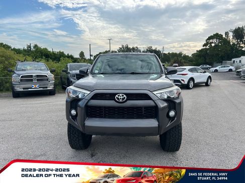 Used 2019 Toyota 4Runner SR5 AWD/4WD image 2