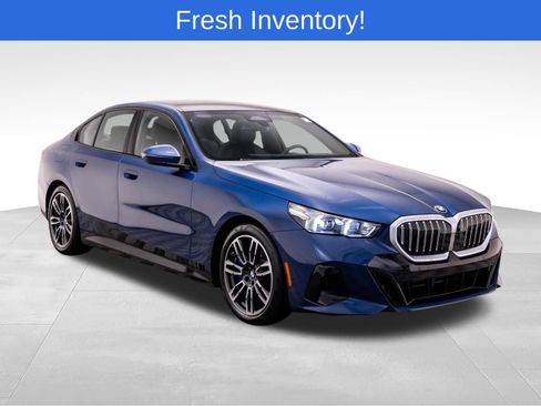 Certified 2026 BMW 540i xDrive w/ Executive Package AWD/4WD image 7