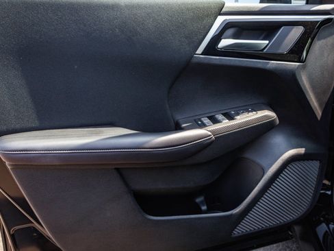 New 2025 Mitsubishi Outlander ES image 13