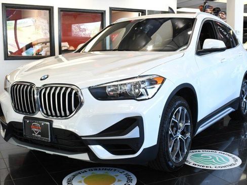 Used 2022 BMW X1 xDrive28i w/ Convenience Package AWD/4WD image 1